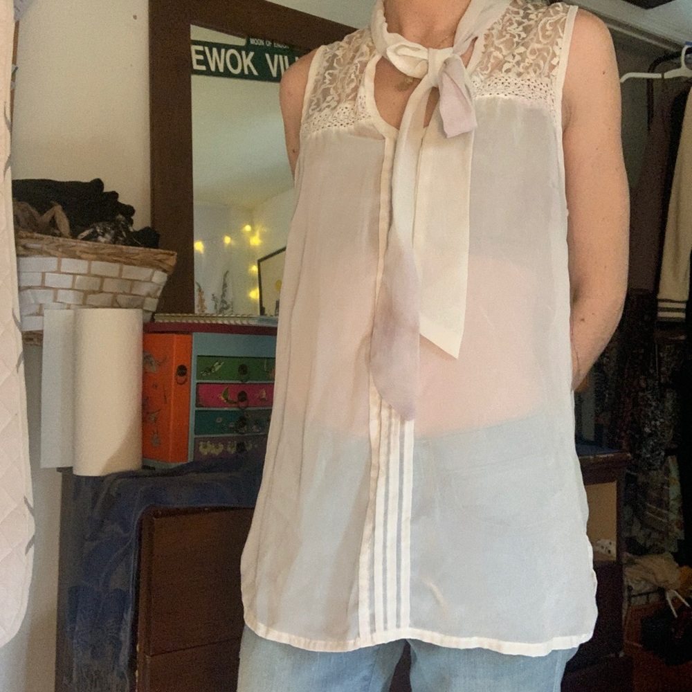 🥰 Live 4 Truth White Sleeveless Lace w/ Necktie - Picture 11 of 15